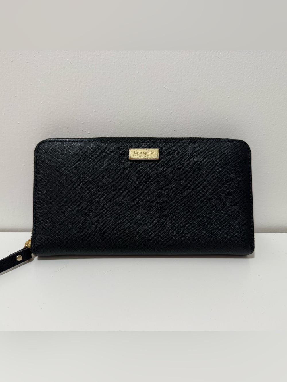 Kate Spade Black Saffiano Leather Continental Zip Wallet Gold Logo Plaque